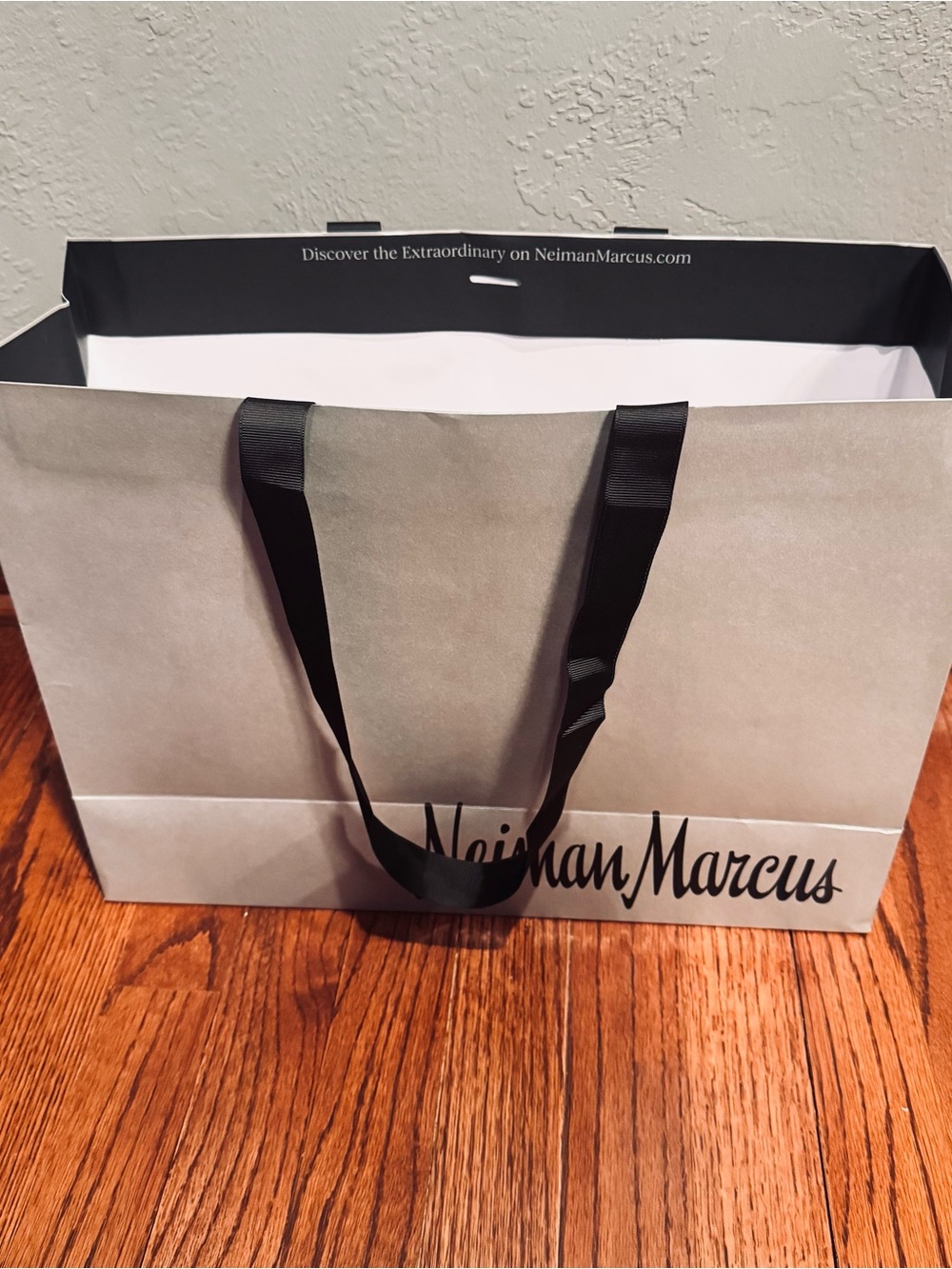 Neiman Marcus Luxury Empty Paper Shopping Gift Bag Gray Black Ribbon Handles M